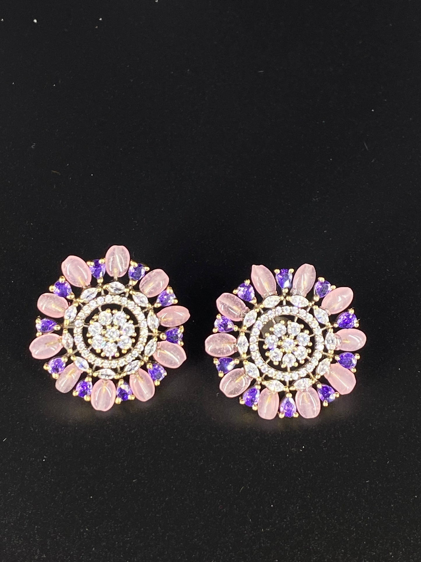TRENDY STUD EARRINGS