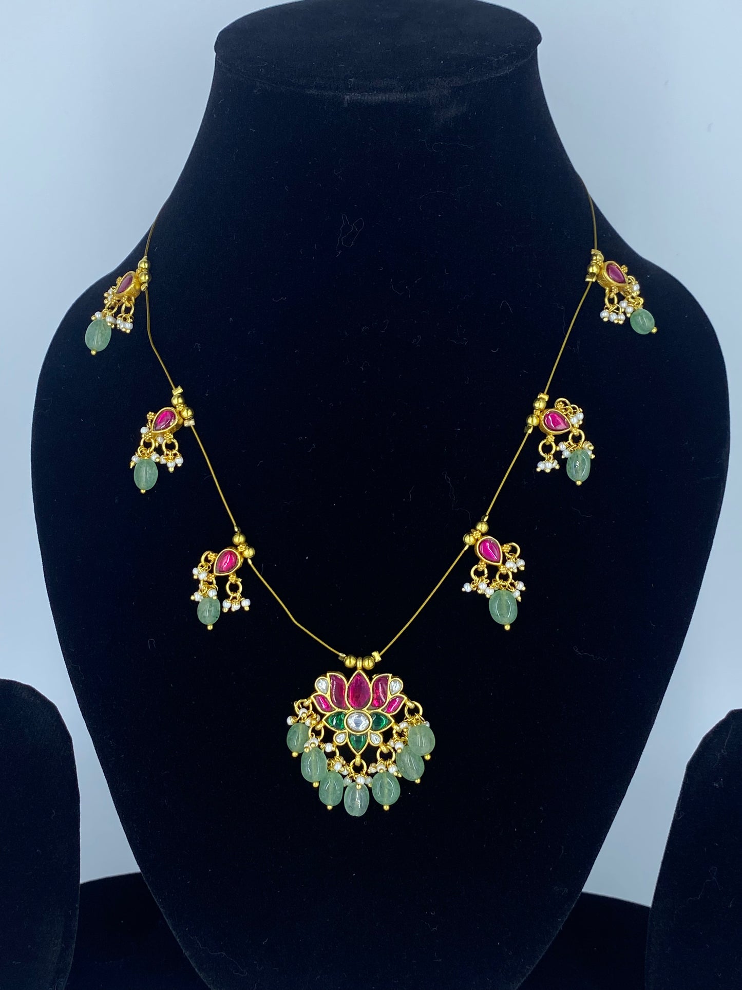 TRENDY NECKLACE SET