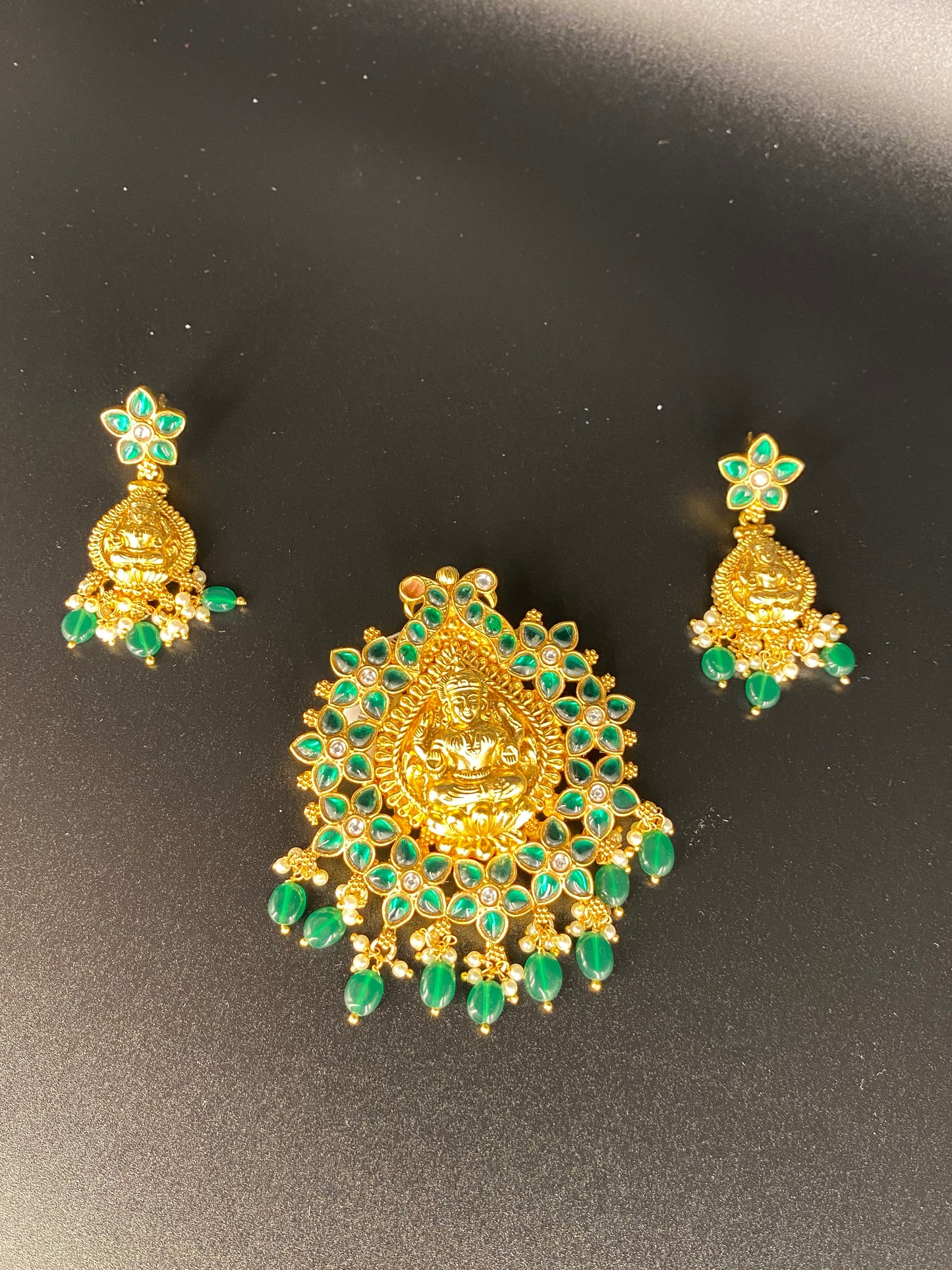 GREEN KUNDANS WITH LAKSHMI DEVI PENDENT WITH EARRINGS